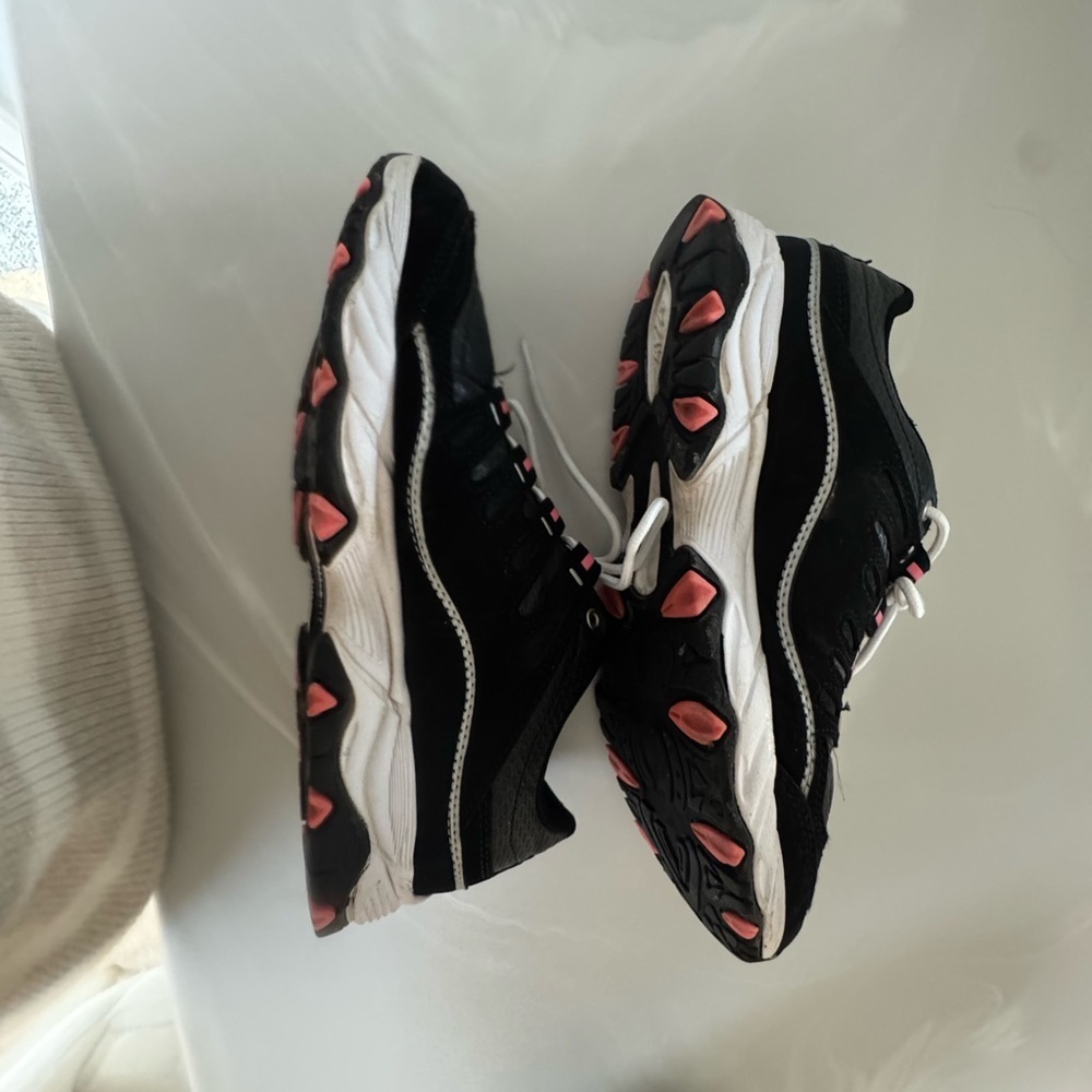 Avis Black and Pink Women's Athletic Shoes US 7.5 - Picture 6 of 10